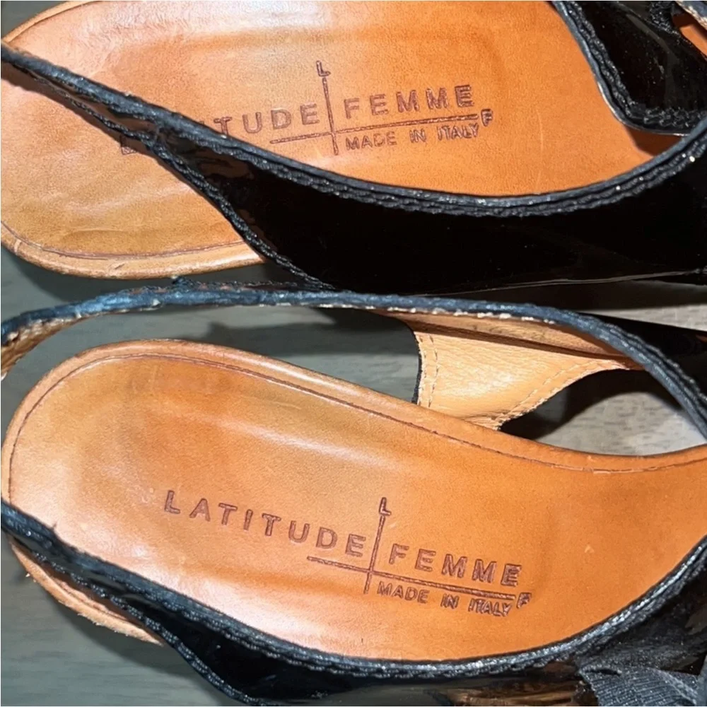Authentic Lattitude Femme designer black patent leather wedge heel sandals sz 9
